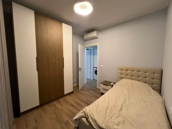 Tirane, jepet me qera apartament 2+1+Ballkon Kati 6, 97 m² 700 € (oxhaku)