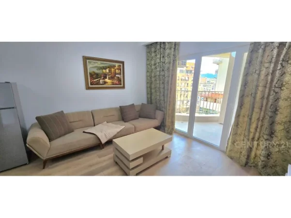 Tirane, jepet me qera 1+1 Kati 4, 64 m² 600 € (Zogu i Zi)