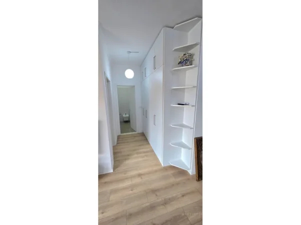 Tirane, jepet me qera 1+1 Kati 4, 64 m² 600 € (Zogu i Zi)