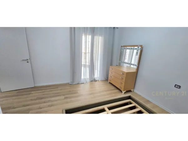 Tirane, jepet me qera 1+1 Kati 4, 64 m² 600 € (Zogu i Zi)