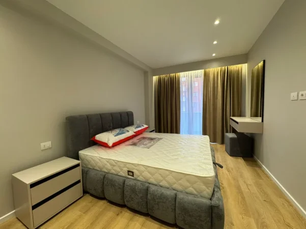 Tirane, jepet me qera apartament 1+1+Ballkon Kati 3, 70 m² 550 € 