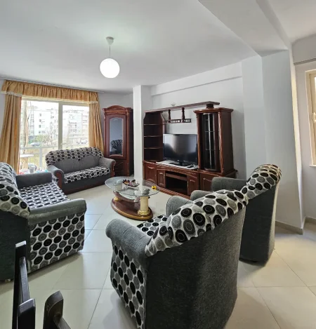 Tirane, jepet me qera apartament 1+1 Kati 1, 68 m² 350 € (Muhamed deliu)