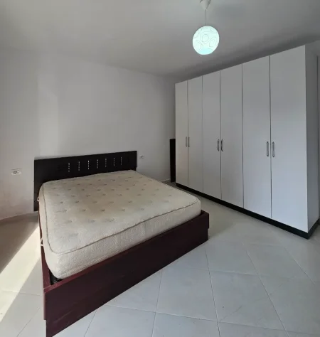 Tirane, jepet me qera apartament 1+1 Kati 1, 68 m² 350 € (Muhamed deliu)