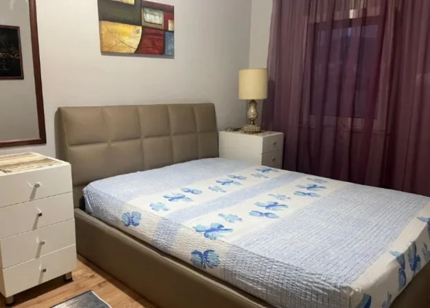 Tirane, jepet me qera apartament 2+1+Ballkon Kati 4, 60 m² 650 € (RRUGA E KOSOVAREVE)