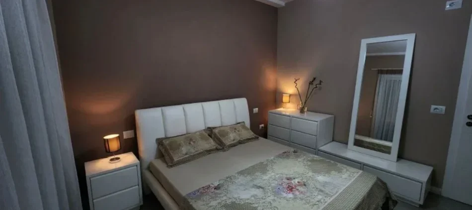 Tirane, jepet me qera apartament 1+1+Ballkon Kati 3, 78 m² 850 € (RRUGA ISLAM ALLA)
