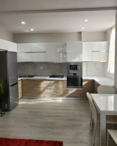 Tirane, jepet me qera apartament 1+1+Ballkon Kati 3, 78 m² 850 € (RRUGA ISLAM ALLA)