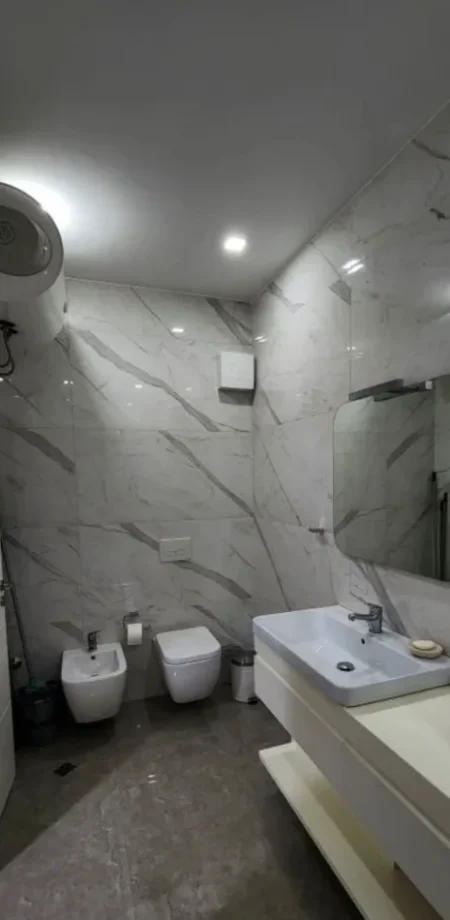 Tirane, jepet me qera apartament 1+1+Ballkon Kati 3, 78 m² 850 € (RRUGA ISLAM ALLA)