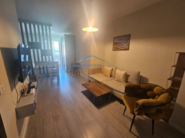 Tirane, jepet me qera apartament Kati 8, 43 m² 500 € (Sheshi Wilson)