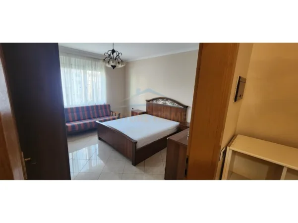Tirane, jepet me qera apartament 2+1+Ballkon Kati 6, 104 m² 850 € (Blloku)