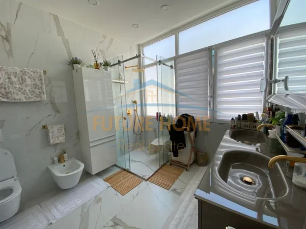 Tirane, shitet apartament 3+1 Kati 5, 203 m² 650.000 € (Liqeni i Thate)