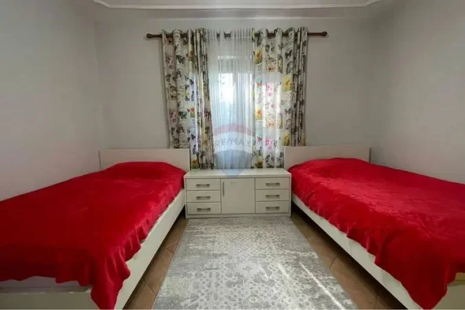 Tirane, jepet me qera shtepi 2+1 Kati 0, 400 m² 450 € (Allias)