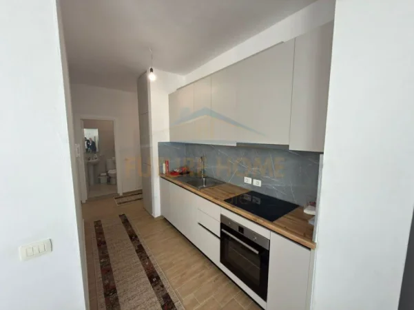 Tirane, jepet me qera apartament 2+1+Ballkon Kati 4, 83 m² 500 € (Unaza e Re)