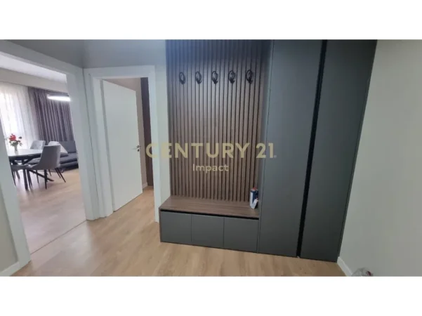 Tirane, jepet me qera apartament 1+1 Kati 1, 65 m² 550 € 