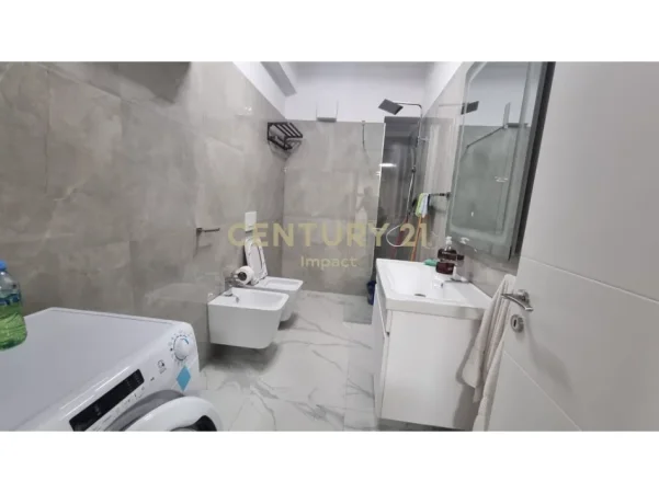 Tirane, jepet me qera apartament 1+1 Kati 1, 65 m² 550 € 