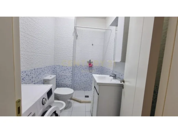 Tirane, jepet me qera apartament 1+1 Kati 1, 65 m² 520 € (muhamet gjollesha)