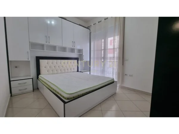 Tirane, jepet me qera apartament 1+1 Kati 1, 65 m² 520 € (muhamet gjollesha)