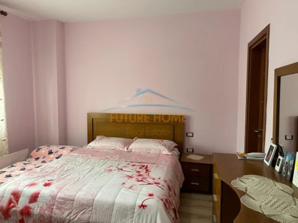 Tirane, jepet me qera apartament 2+1+Ballkon Kati 6, 97 m² 600 € (Yzberisht)