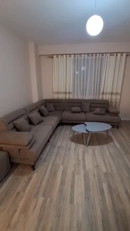 Tirane, jepet me qera shtepi 1+1 Kati 2, (Astir)