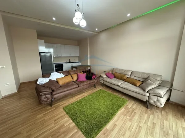 Tirane, shitet apartament 2+1+Ballkon Kati 9, 126 m² 210.000 € (Unaza e Re)