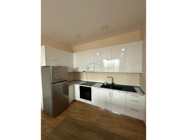 Tirane, shitet apartament 2+1+Ballkon Kati 9, 126 m² 210.000 € (Unaza e Re)