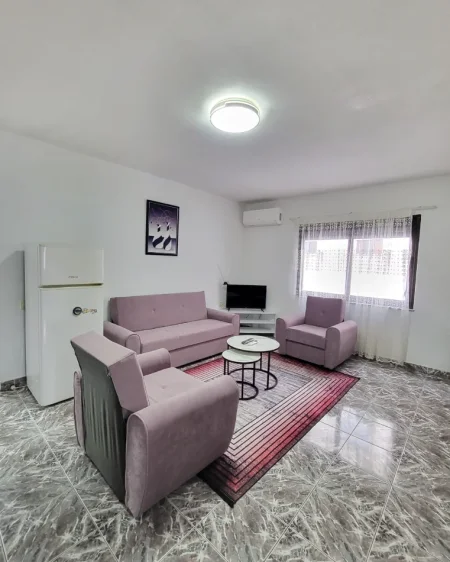 Tirane, jepet me qera apartament 2+1+Ballkon Kati 5, 93 m² 625 € (Rruga Ymer Kurti tek Posta 8)