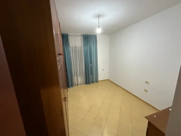 Tirane, jepet me qera apartament 1+1 Kati 2, 70 m² 350 € (Rruga Jordan Misja prane Spakut)