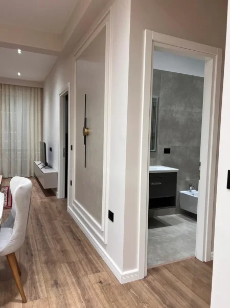 Tirane, jepet me qera apartament 1+1 Kati 1, 70 m² 600 € (Mine Peza prane Rossman Lala)