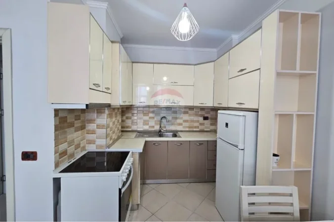 Tirane, jepet me qera apartament , 75 m² 420 € 