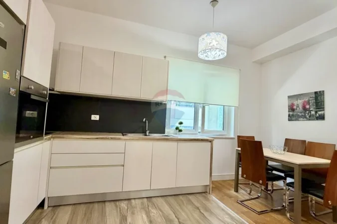Tirane, jepet me qera apartament , 80 m² 830 € (Rezidenca Touch of Sun, pranë Autostradës)