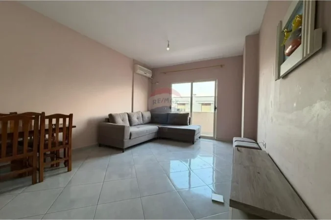 Tirane, jepet me qera apartament , 70 m² 470 € 