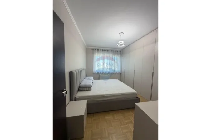 Tirane, jepet me qera apartament , 90 m² 900 € 