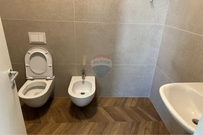 Tirane, jepet me qera apartament , 106 m² 750 € 