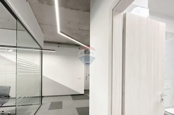 Tirane, jepet me qera zyre , 158 m² 2.200 € 