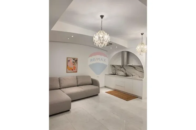 Tirane, jepet me qera dyqan , 55 m² 500 € (Rruga Rrapo Hekali, Tiranë)