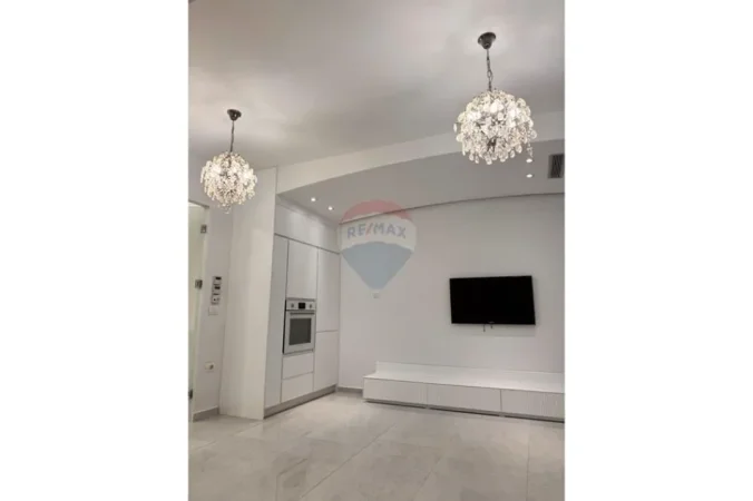 Tirane, jepet me qera dyqan , 55 m² 500 € (Rruga Rrapo Hekali, Tiranë)