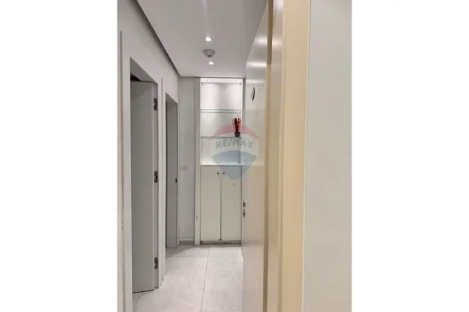 Tirane, jepet me qera dyqan , 55 m² 500 € (Rruga Rrapo Hekali, Tiranë)