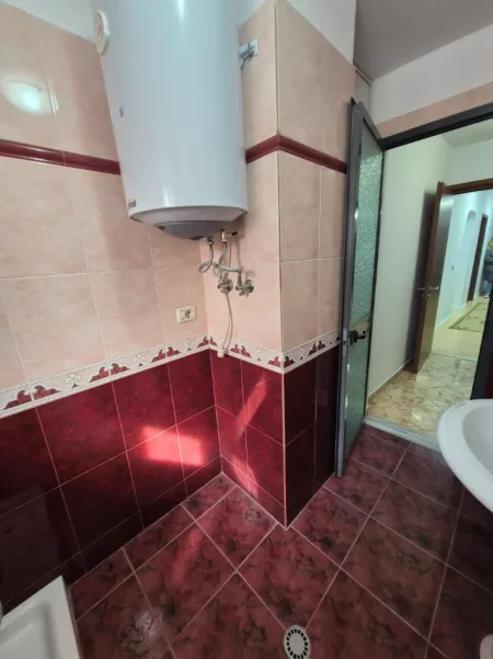 Shitet 2+1+ballkon, 189.900 Shkolla Baletit (Rruga Pjeter Budi)