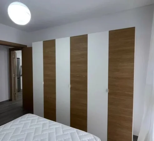 Tirane, jepet me qera apartament 3+1+Ballkon 2, 120 550 (5 Maji)