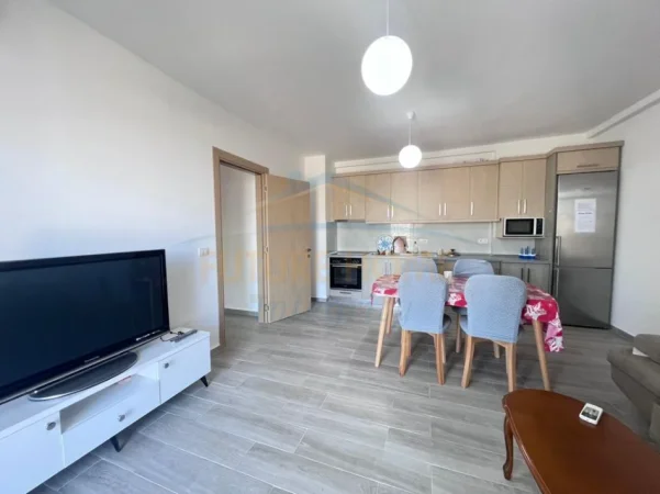 Tirane, jap me qera apartament 3+1+Ballkon 3, 115 (Rruga 5 Maji)