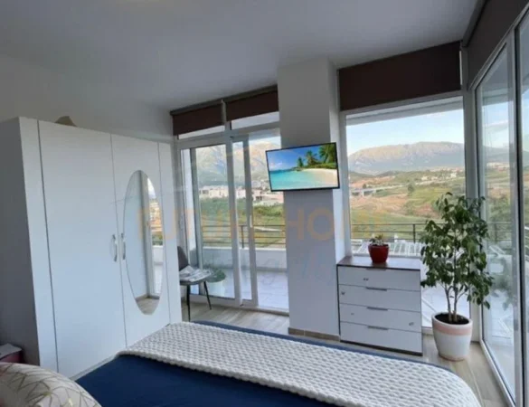 Tirane, jepet me qera Vile 3+1+Aneks+Ballkon , 1.200 m² 2.000 € 