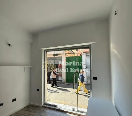 Tirane, jepet me qera ambjent biznesi Kati 1, 9 m² 250 € (21 Dhjetori)