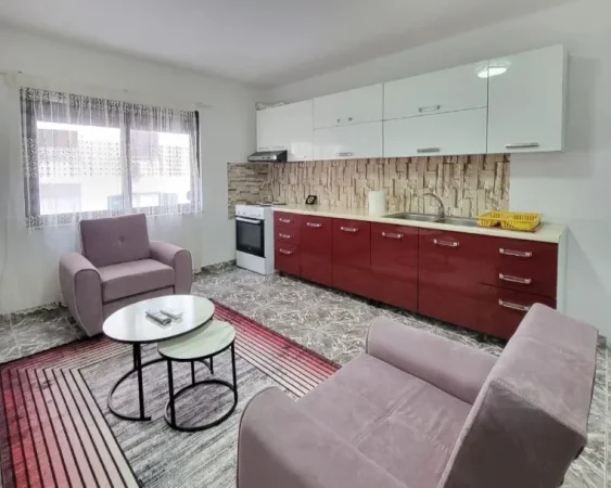 Tirane, jepet me qera apartament 2+1+Aneks+Ballkon Kati 5, 93 m² 600 € (ish blloku , blloku)