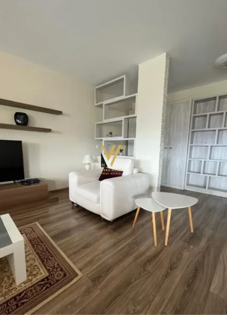 Tirane, jepet me qera apartament 2+1+Ballkon , 130 m² 1.500 € (TEG)