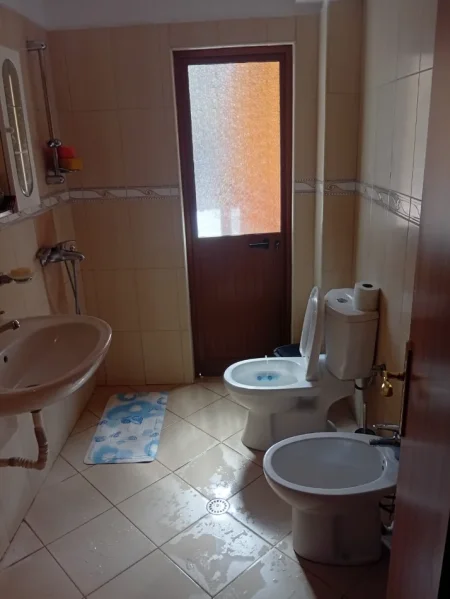 Jepet me qira super apartament 1+1, QSUT spitalet , 350 euro