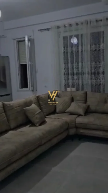 Tirane, jepet me qera apartament 2+1+Ballkon Kati 4, 105 m² 620 € (SELITE)