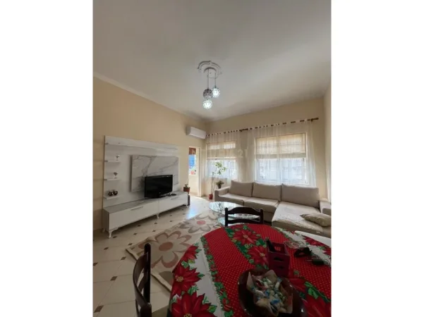 Durres, jepet me qera apartament 2+1 Kati 4, 78 m² 400 € 