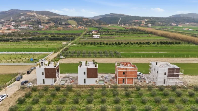 Spille, shitet Vile ne plazh 3+1+Aneks+Ballkon Kati 2, 350 m² 310.000 € (Spille,Kavaje)