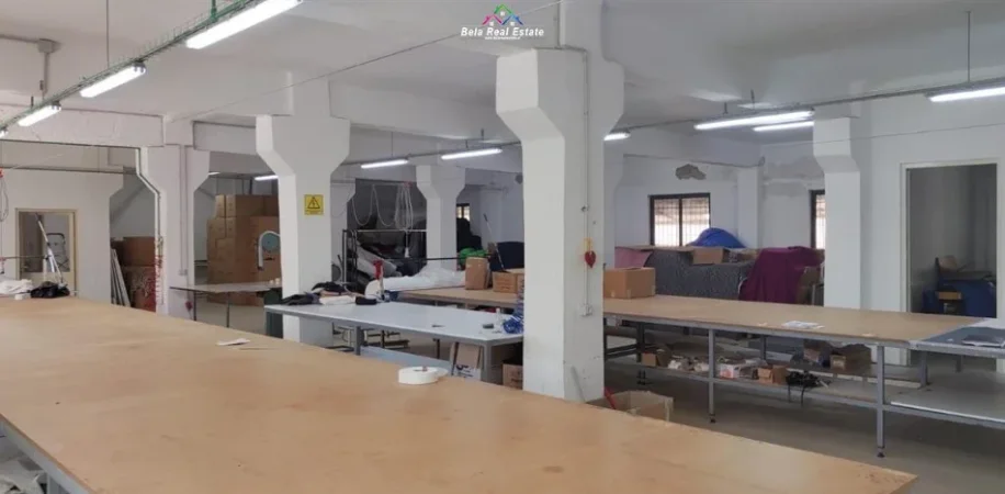 Tirane, jepet me qera magazine Kati 0, 900 m² 3.420 € (Kombinat)