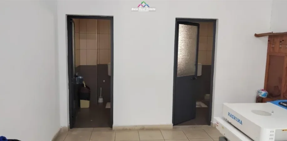 Tirane, jepet me qera magazine Kati 0, 900 m² 3.420 € (Kombinat)