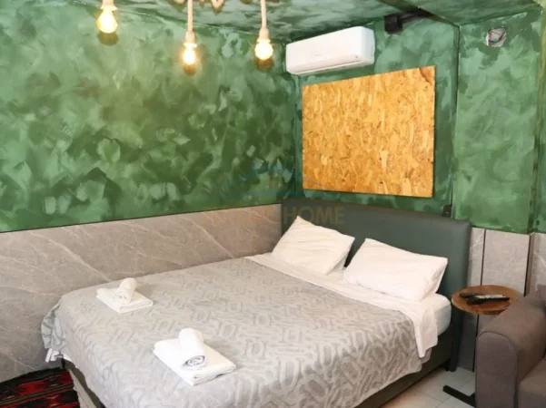 Tirane, jepet me qera apartament 2+1+Aneks bashke me   2 Studio  Kati 0, 56 m² 1.650 € (laprake)